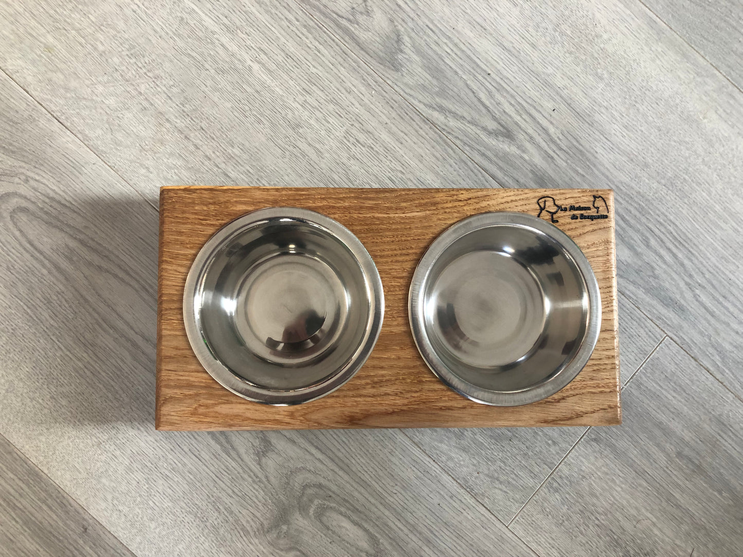 Porte gamelles pour chat